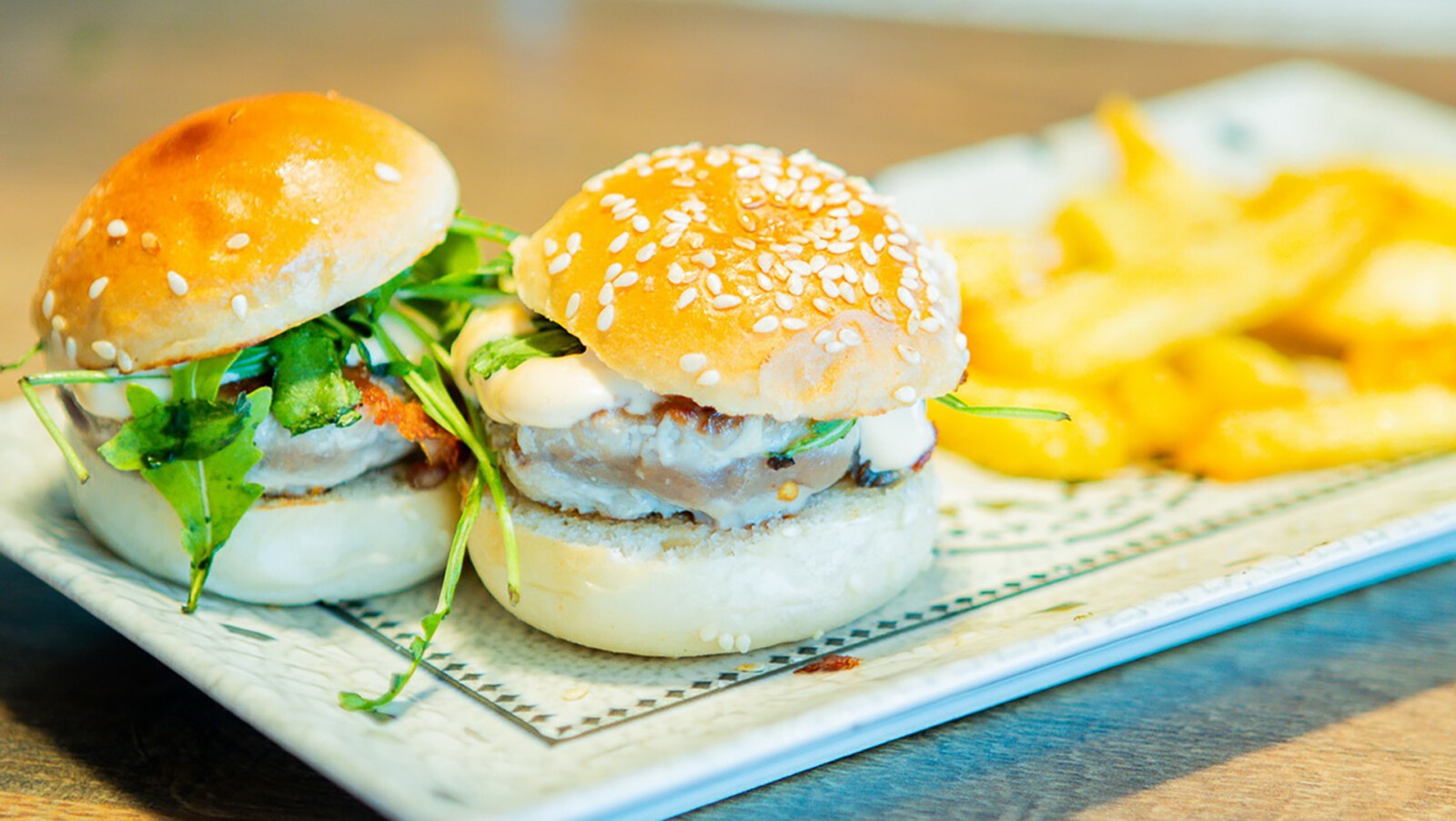 La mini burger de atún. Foto: Andrés Parro