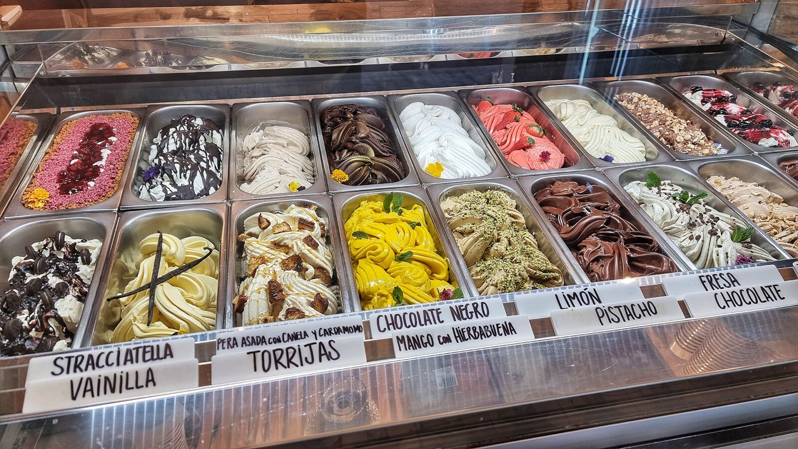 La Casa del Gelato de Tarifa cumple cinco años dando felicidad a sus ...