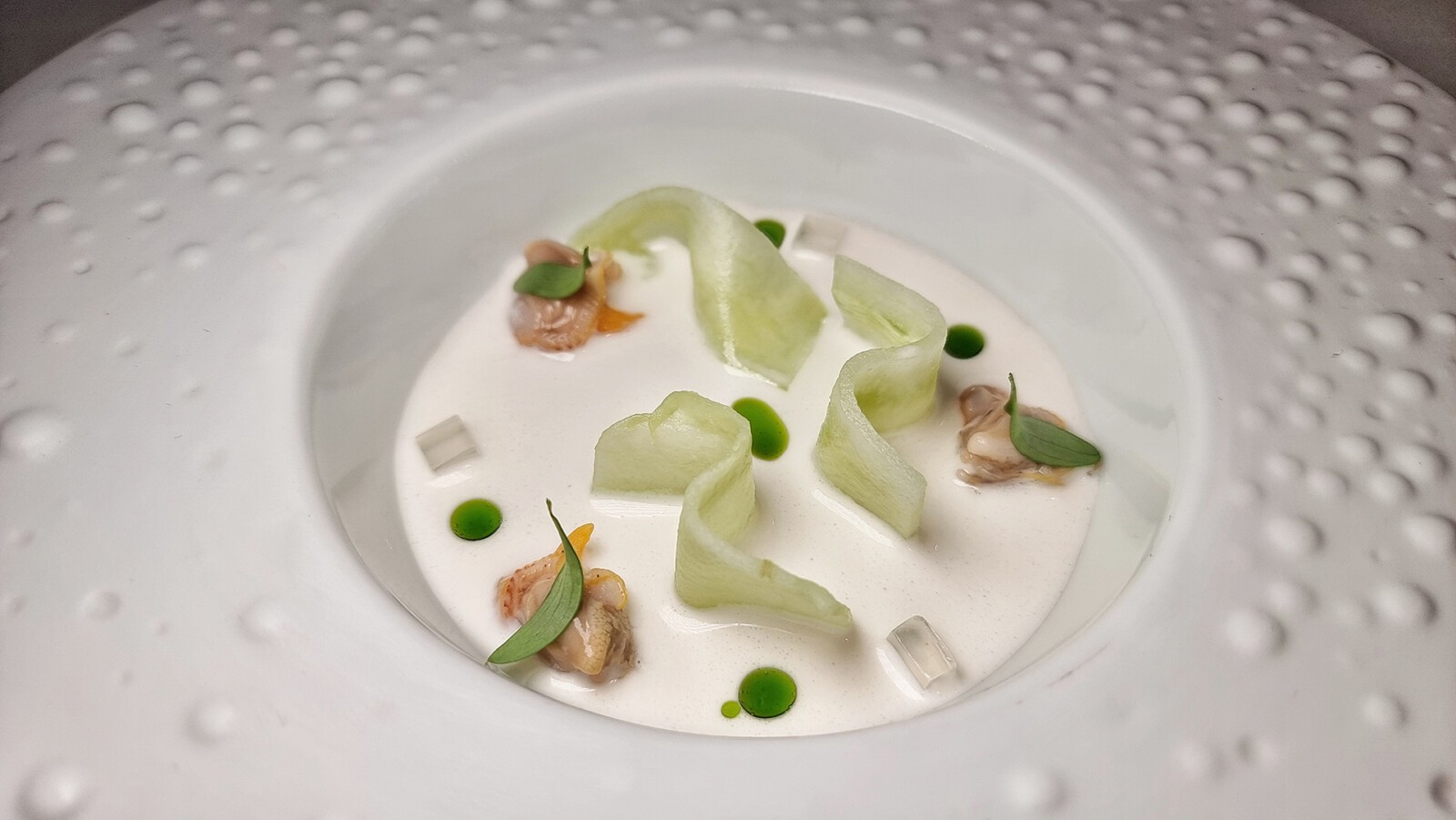 El gazpachuelo frío de moluscos. Foto: Salva Moreno