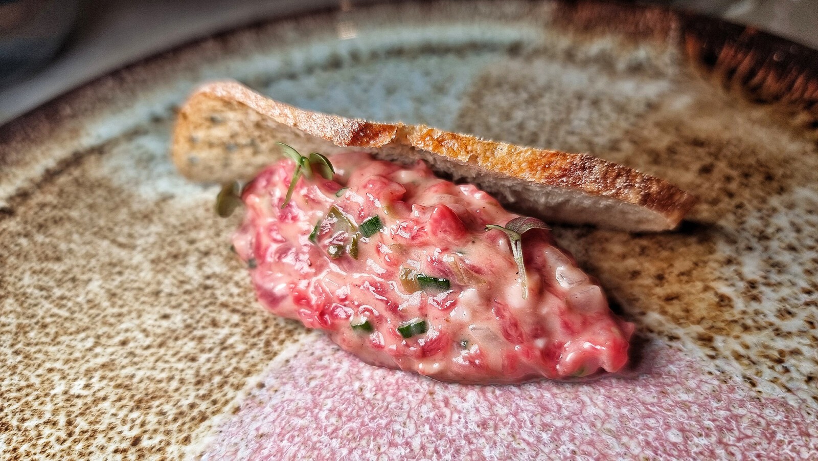 El steak tartar de retinta, uno de los platos de la carta. Foto: Salva Moreno