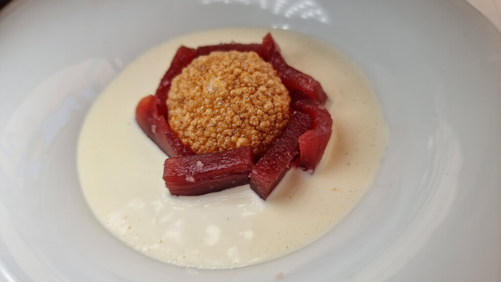 Foto de archivo de un plato de atún de Bodega Jerezana. Foto: Salva Moreno