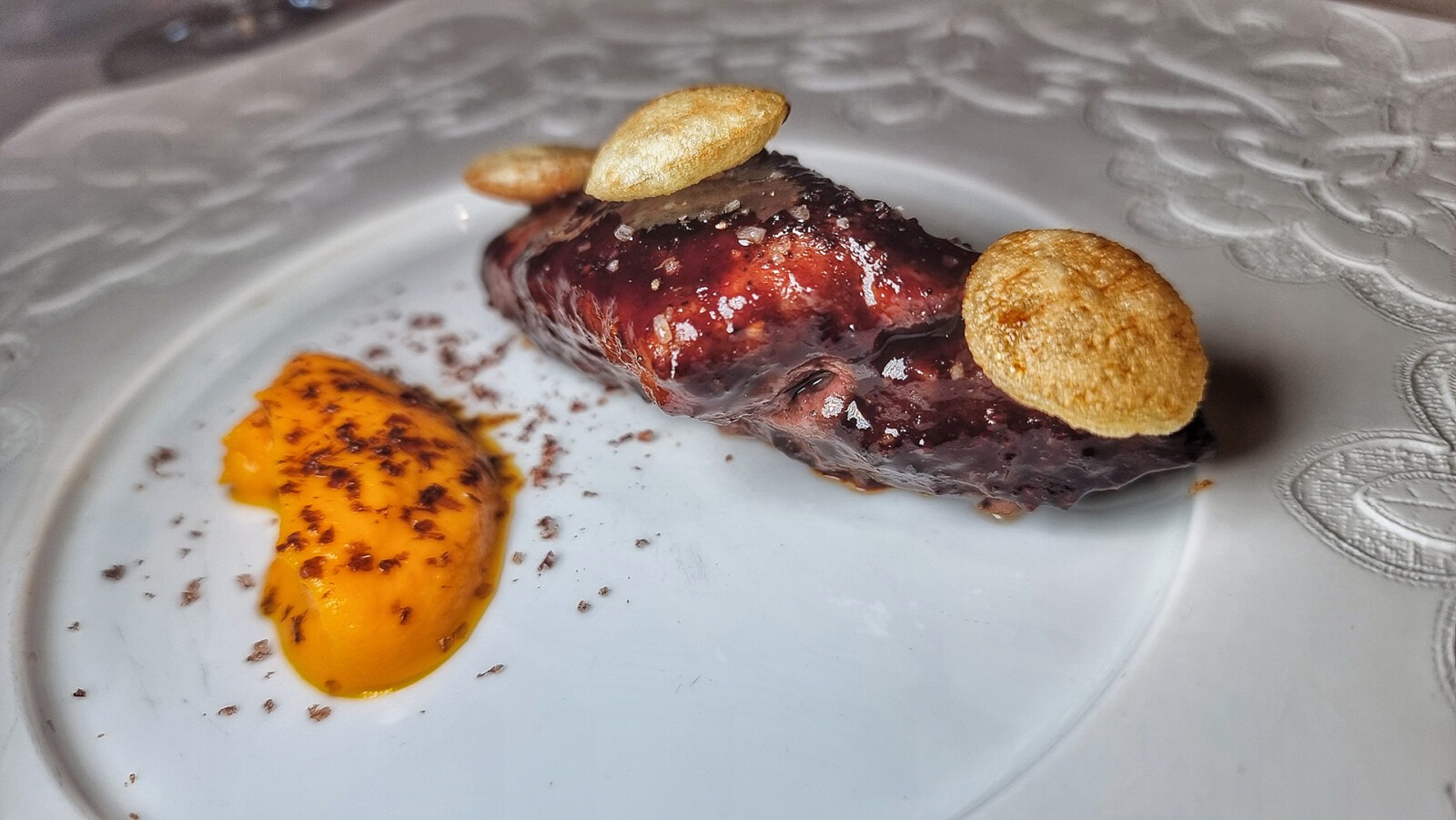 Facera de atún con puré de zanahorias aliñadas. Foto: Salva Moreno