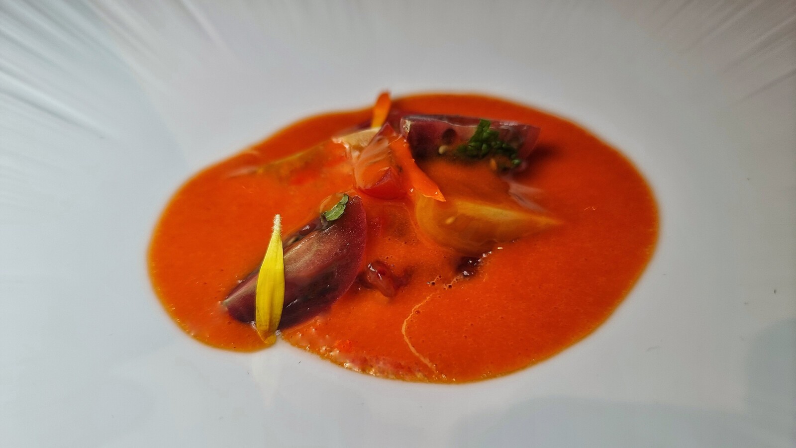 El gazpacho con tomates confitados. Foto: Salva Moreno