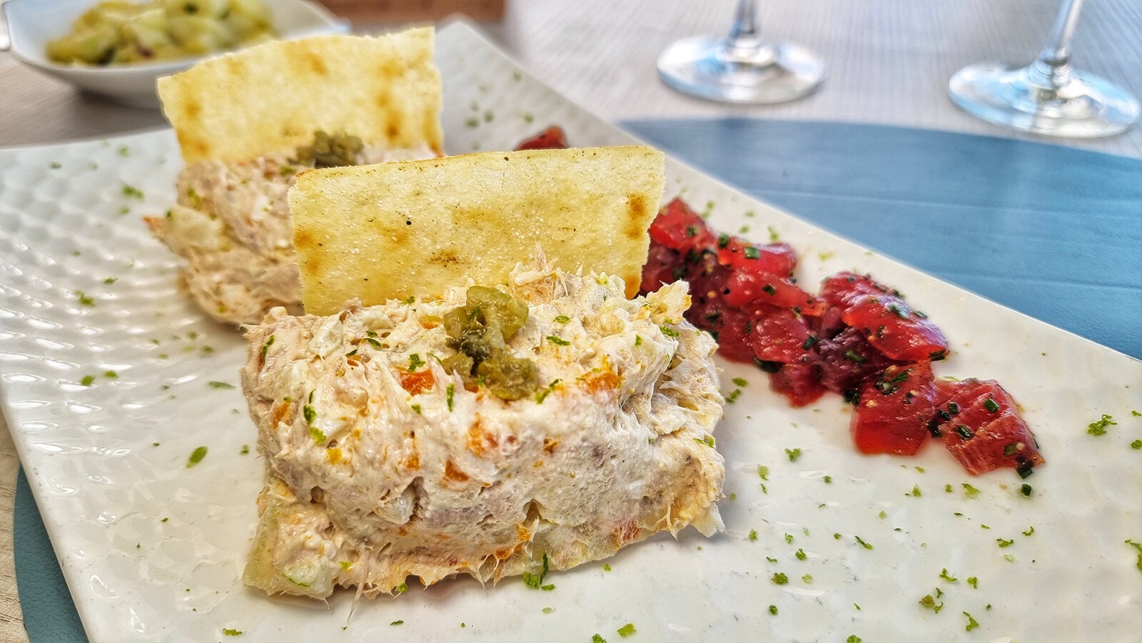 La ensaladilla con el atún rojo. Foto: Salva Moreno