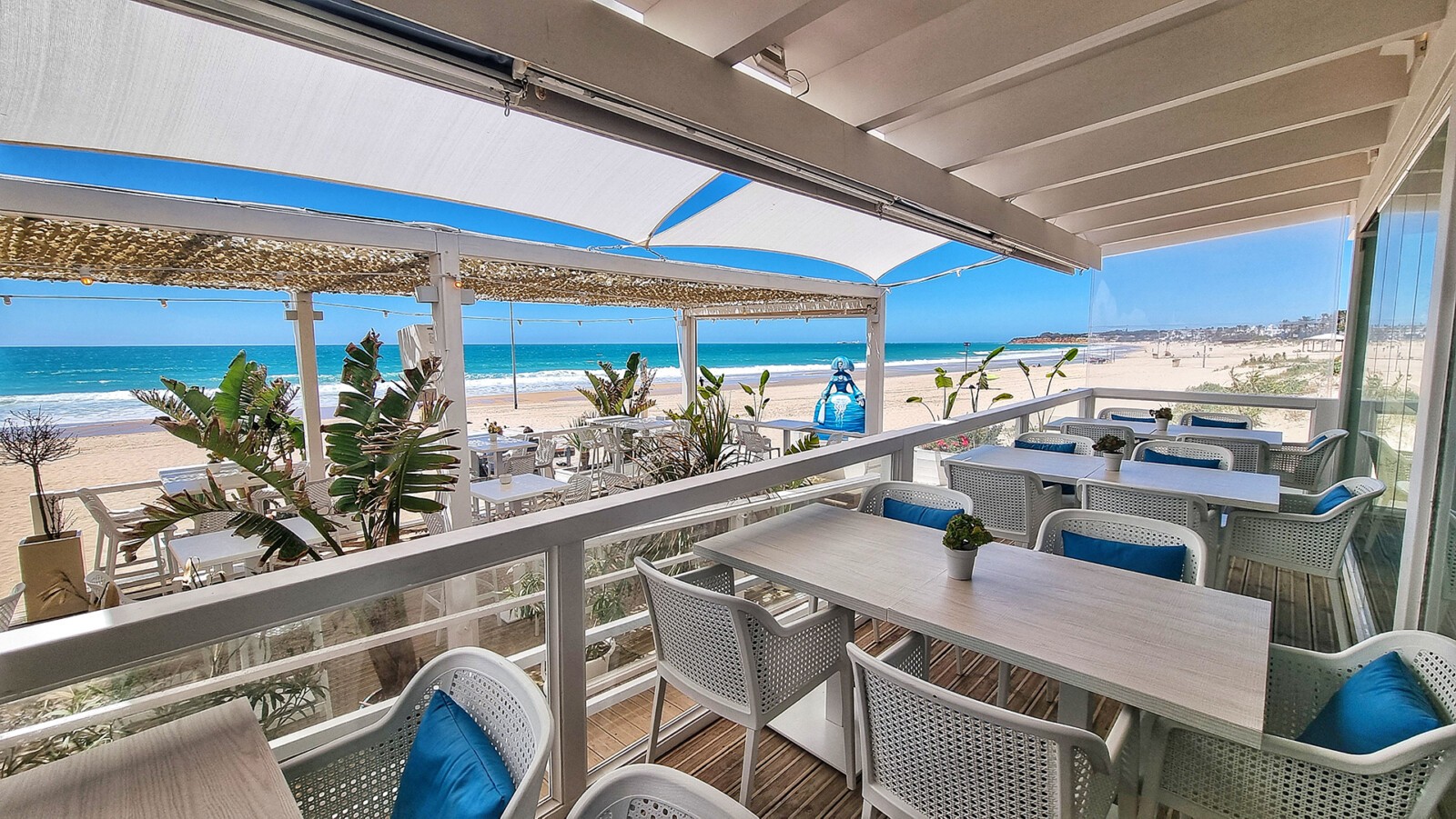 Las vistas desde Santorini Playa. Foto: Salva Moreno