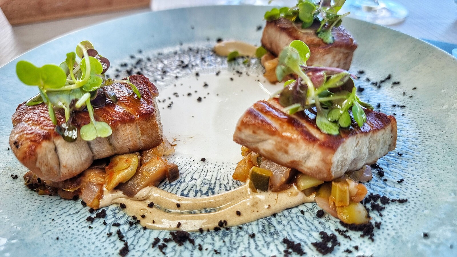 Tarantelo con caponata de verduras. Foto: Salva Moreno