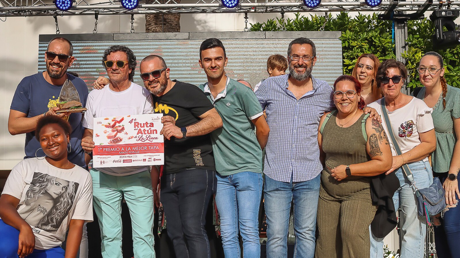 El equipo de Carboneros 27, recibiendo su premio. Foto: Salva Moreno