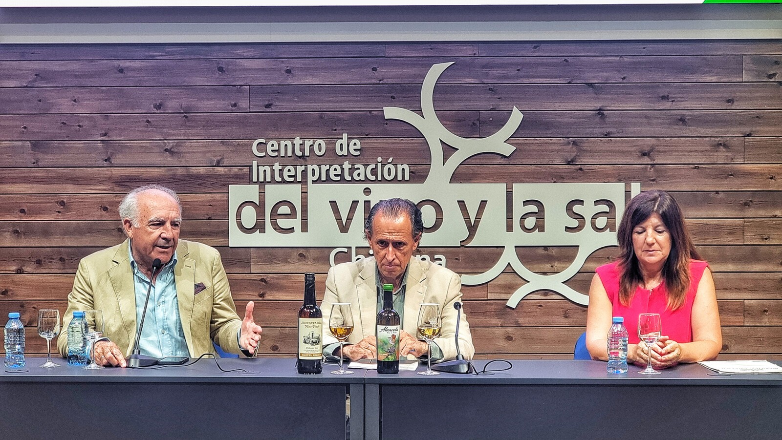 De izquierda a derecha, Chano Aragón, José María Román y María Luisa Villarreal. Foto: Salva Moreno