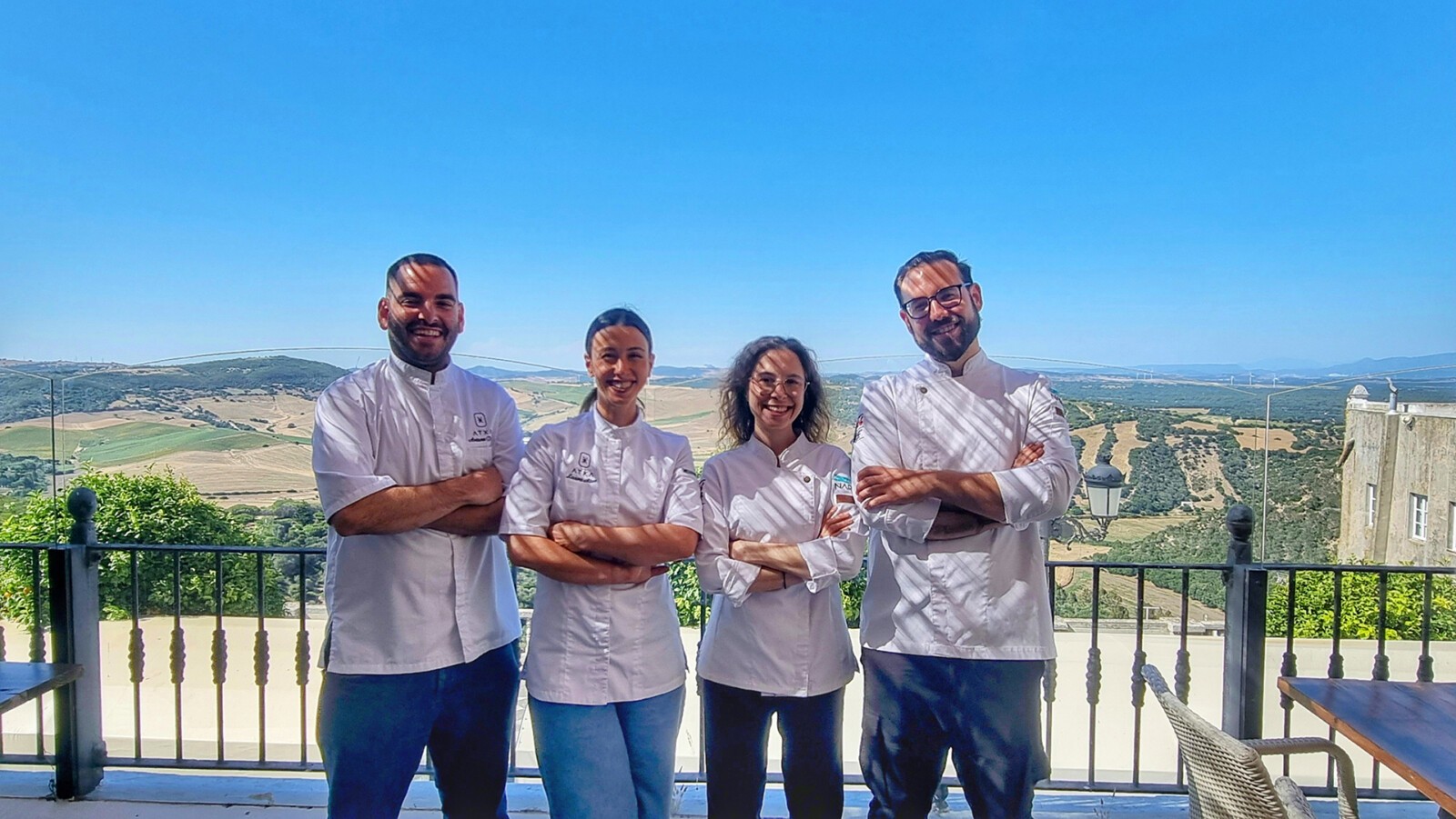 Los cuatro cocineros de Atxa y Narea, en la parte superior de éste último. Foto: Salva Moreno