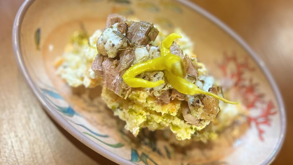 Ensaladilla de encurtidos y atún asado. Foto: Hormaza 19