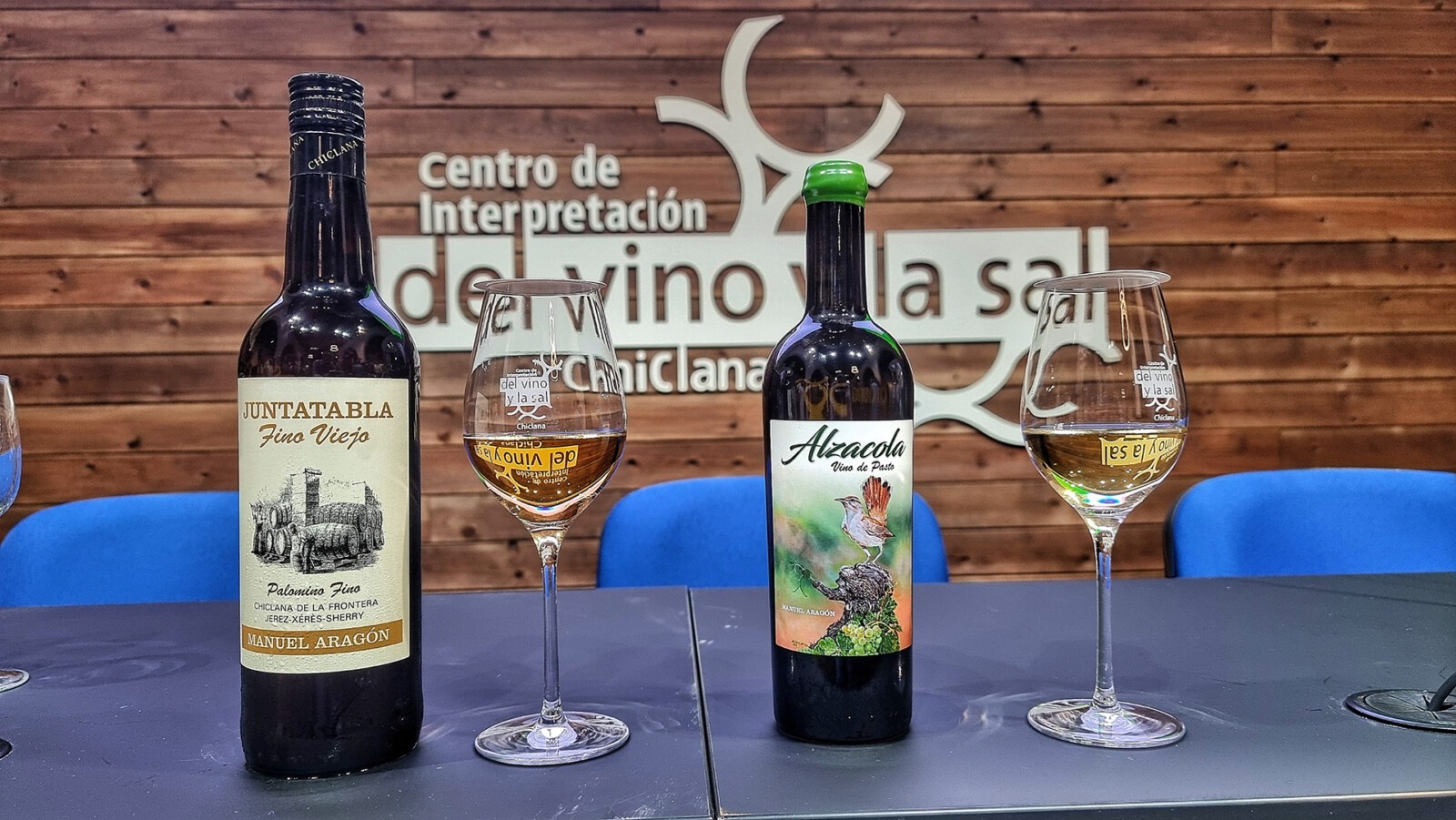 Juntatabla y Alzacola, los dos nuevos vinos de Bodega Manuel Aragón. Foto: Salva Moreno
