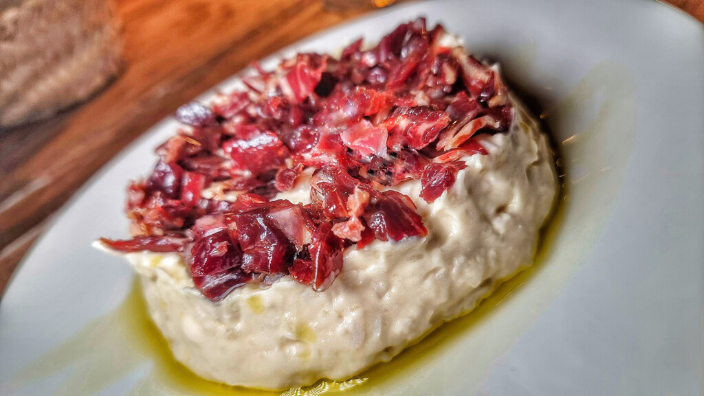 La ensaladilla de jamón. Foto: Salva Moreno