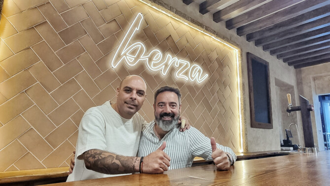 Juanpe Medina y Enrique Pérez, socios en Berza Restaurante. Foto: Salva Moreno