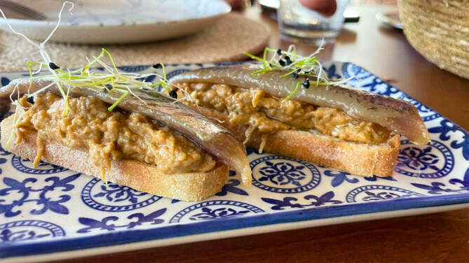 Una de las tapas de Makanai, nuevo restaurante en Rota. Foto: J.M.