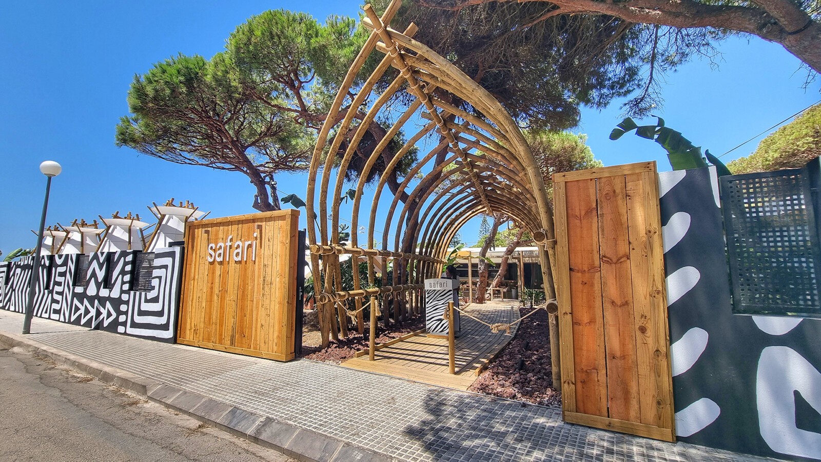 Entrada a Safari Beach. Foto: Salva Moreno