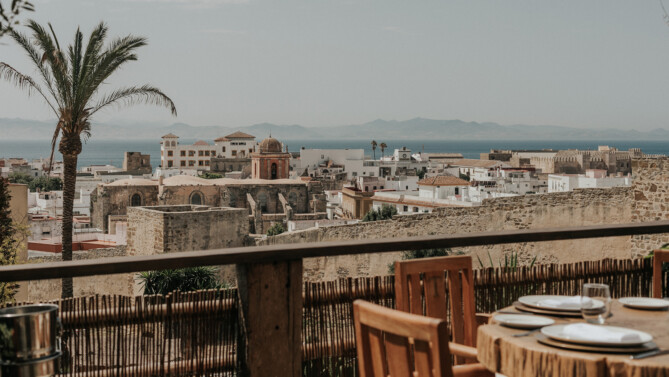 Vistas de África desde la terraza de Trocadero Tarifa. Foto: Lucía Jiménez