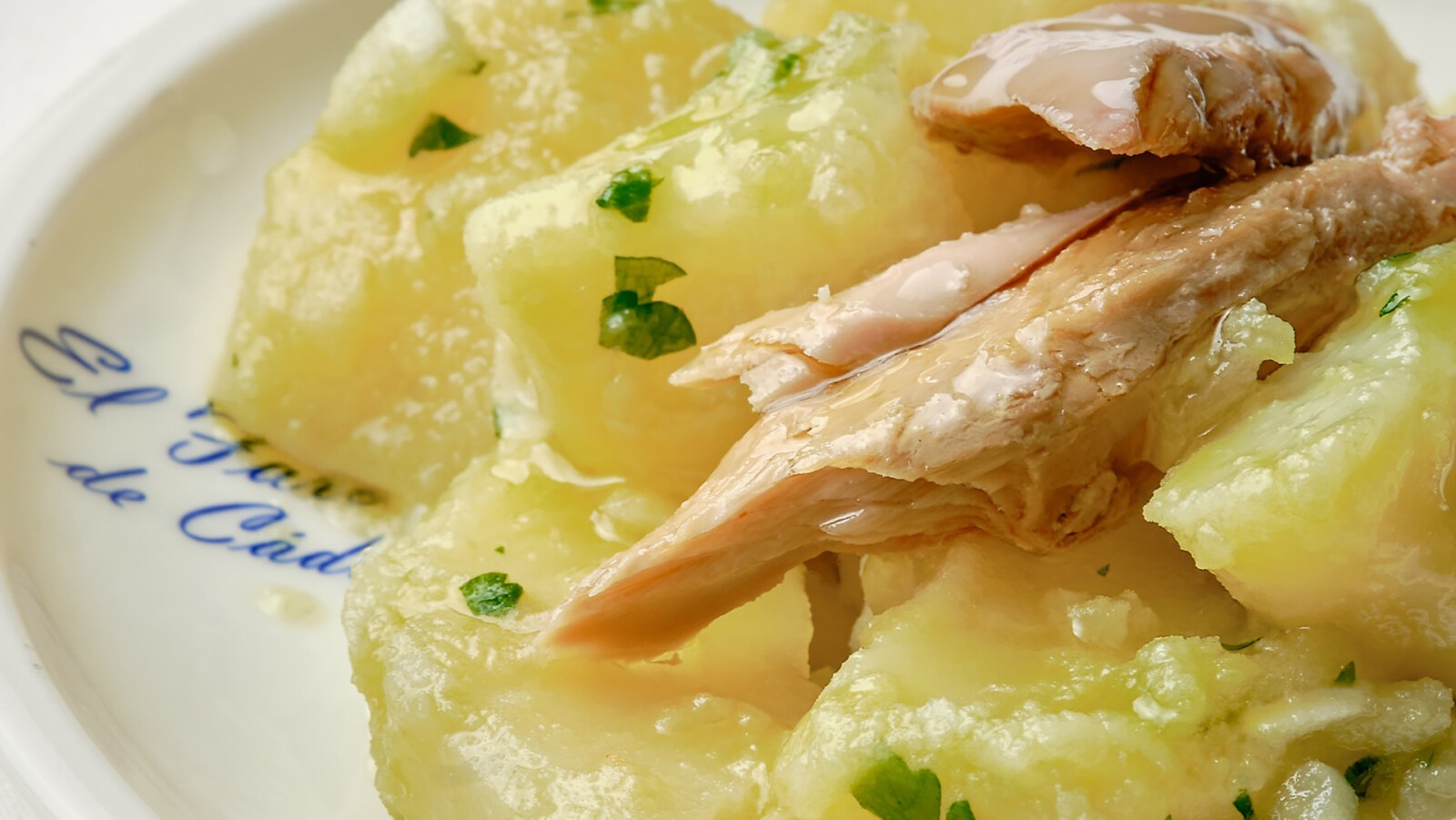 Las papas aliñás de El Faro. Foto: J.G.