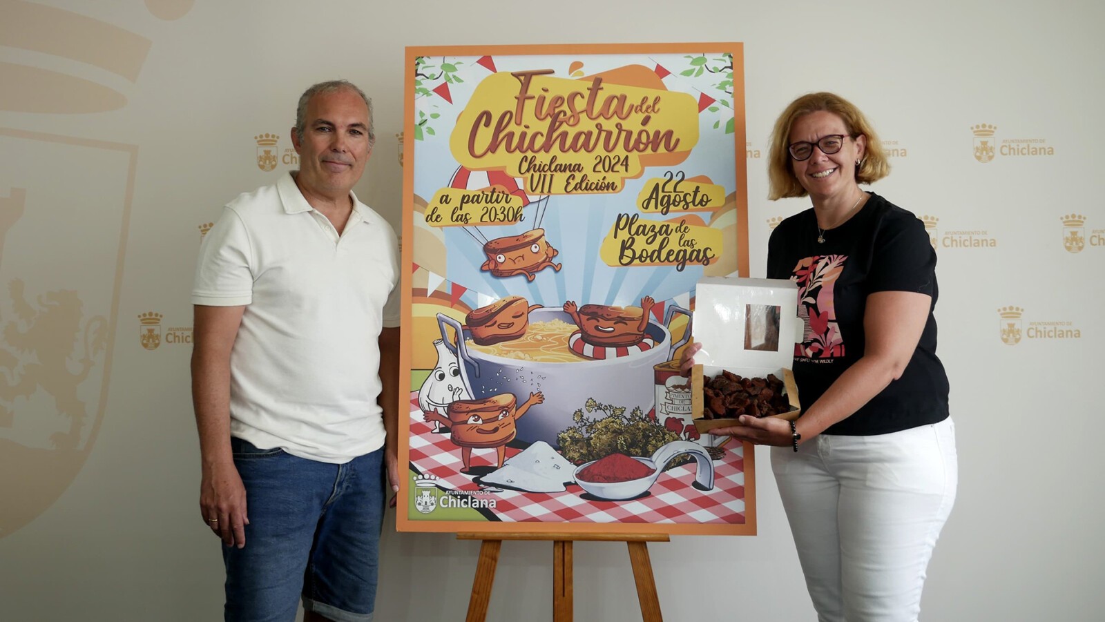 Blas Ramírez y Manuela Pérez, en la presentación de la Fiesta del Chicharrón. Foto: Ayto Chiclana
