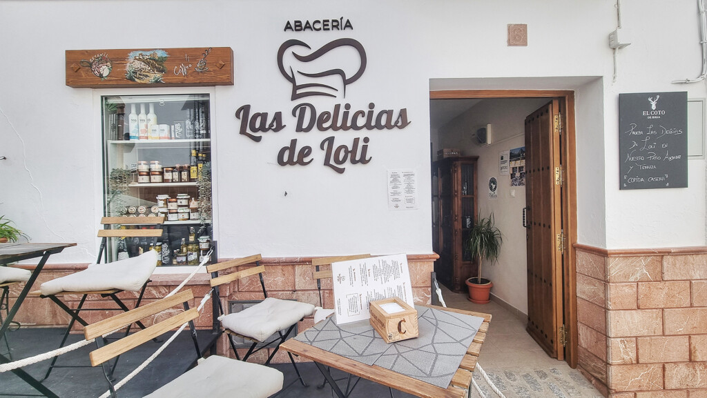 Las Delicias de Loli, en la calle Maestro Jiménez de Setenil. Foto: Salva Moreno