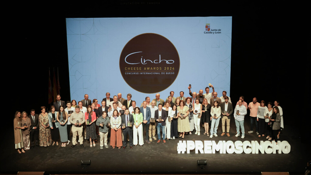 Foto de grupo de los premiados. Foto: Cedida