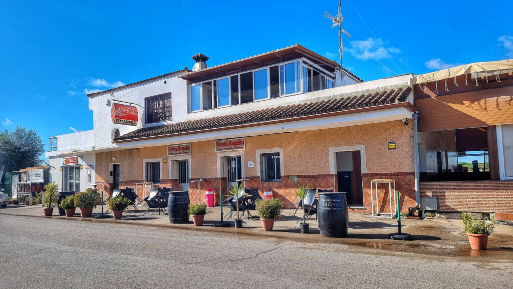 Imagen de la Venta Rogelio, en la Junta de los Ríos. Foto: Salva Moreno