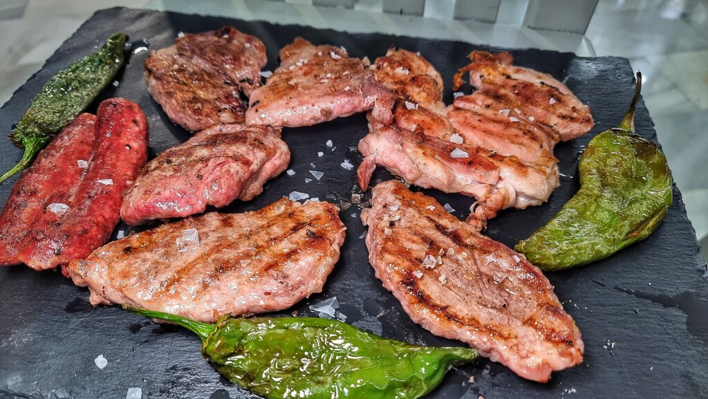 La parrillada de carne. Foto: Salva Moreno
