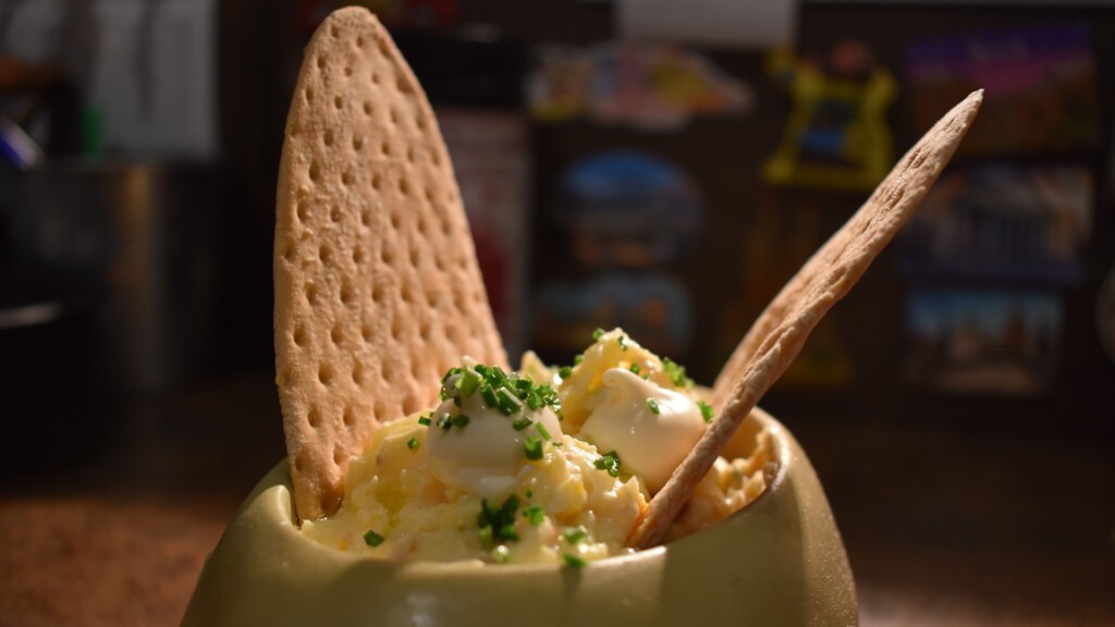 El Bar Bitácora, en La Línea, también tiene ensaladilla. Foto: Cedida