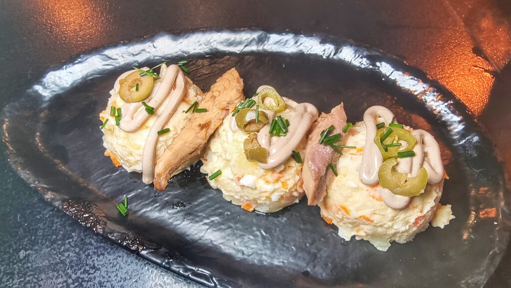 La ensaladilla de La Vinográfica, en Vejer. Foto: Salva Moreno