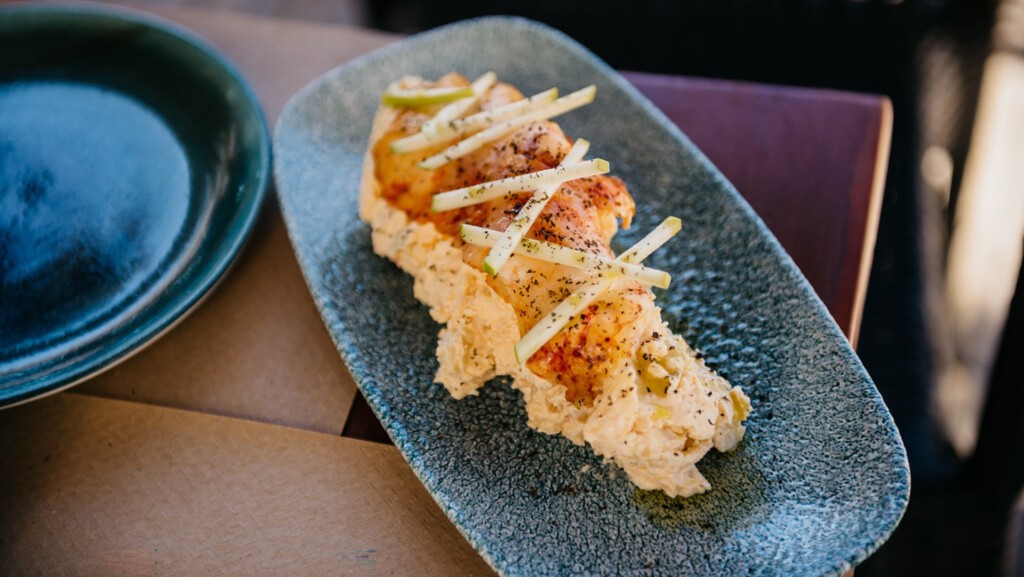 Tirabuzón, otro de los sitios donde celebrar el Día de la Ensaladilla. Foto: La Ola Buena
