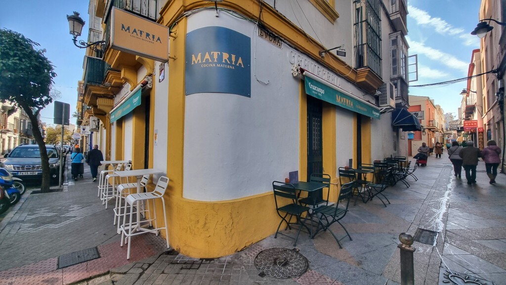 Esquina de Matria, entre las calles Medina y Évora, en Jerez. Foto: Salva Moreno