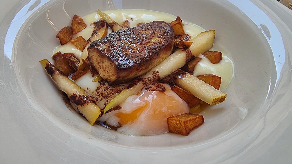 Huevo a baja temperatura con foie. Foto: Salva Moreno