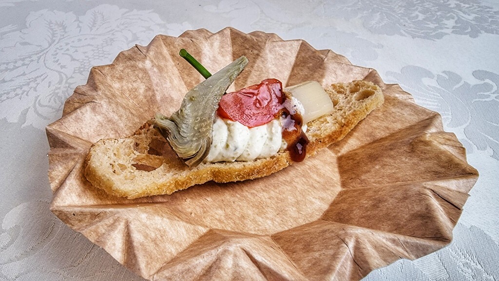 Una de las tostas del menú. Foto: Salva Moreno