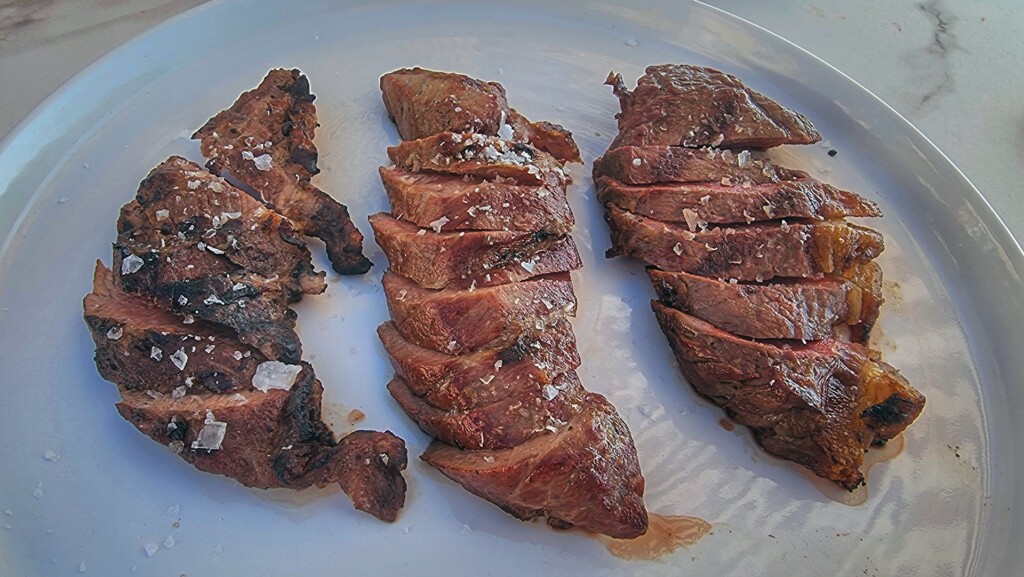 De un dos estrellas Michelin a Puerto Sherry: Babú crece con Juan Carlos Hernández 11 Algunos tipos de carne de Babú. Foto: Salva Moreno