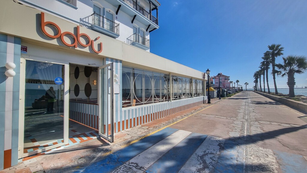 De un dos estrellas Michelin a Puerto Sherry: Babú crece con Juan Carlos Hernández 3 El restauarante Babú, en Puerto Sherry. Foto: Salva Moreno
