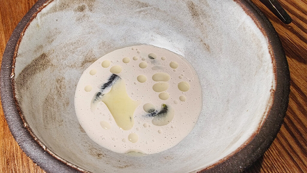 Gazpachuelo con boquerón en vinagre. Foto: Salva Moreno