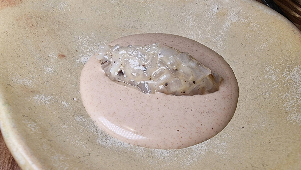 Calamar guisado en frío, uno de los clásicos de Mare. Foto: Salva Moreno