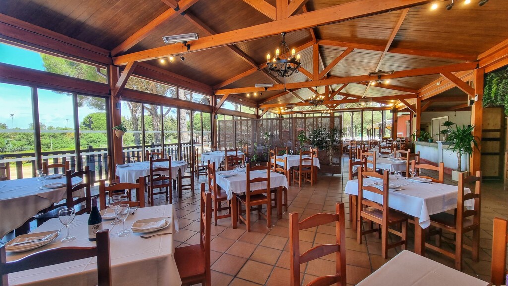 Uno de los salones de La Herradura. Foto: Salva Moreno