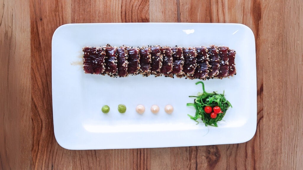 Plato de atún en Casa Bernardo. Foto: Facebook Casa Bernardo