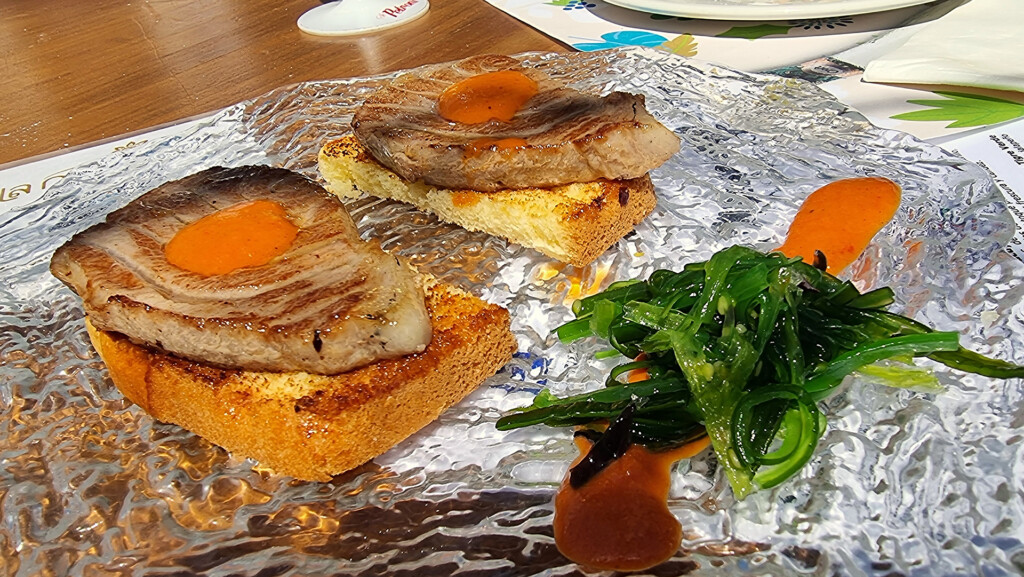 Pan brioche con morrillo de atún. Foto: Salva Moreno