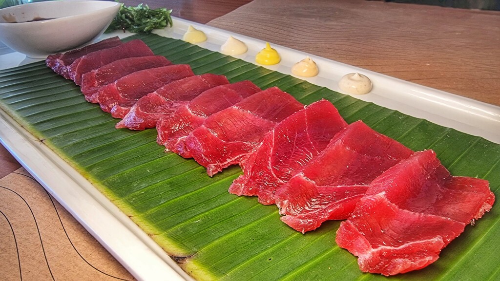 Sashimi de atún en el Fogón de Mariana de Bahía Sur. Foto: Salva Moreno