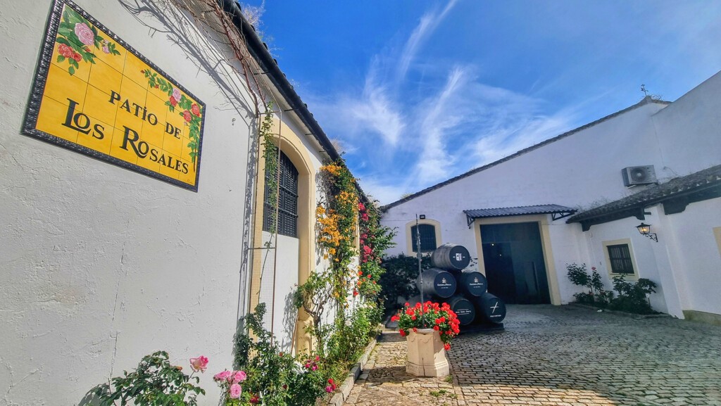El Patio de Los Rosales de la bodega. Foto: Salva Moreno