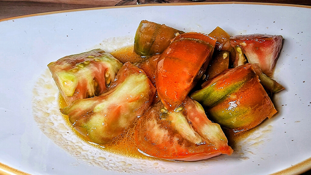 El tomate aliñado. Foto: Salva Moreno