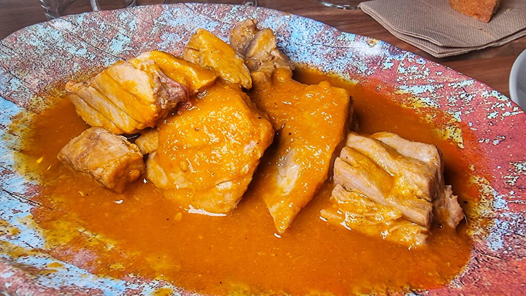 La barriga de atún en tomate. Foto: Salva Moreno