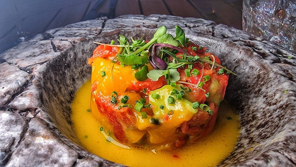 Ensalada de tomate y mango. Foto: Salva Moreno