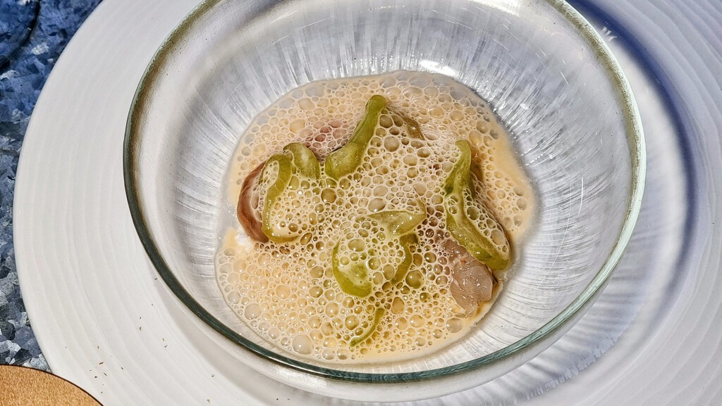 Salpicón de pepino y gamba blanca. Foto: Salva Moreno