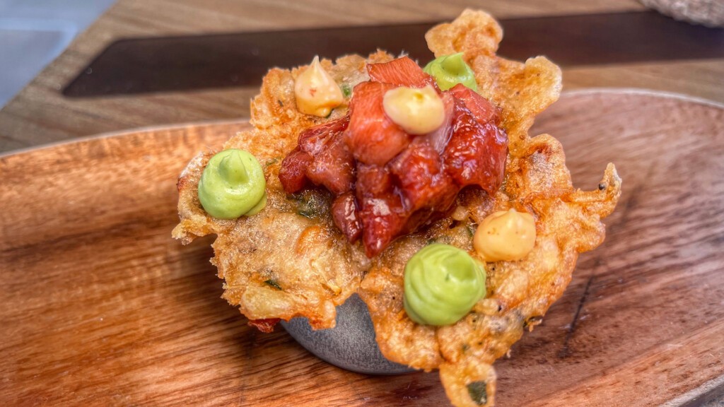 El taco de tortilla de camarón con atún. Foto: Salva Moreno