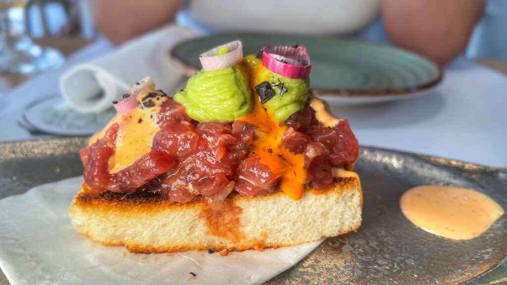 Tosta de tartar de atún. Foto: Salva Moreno