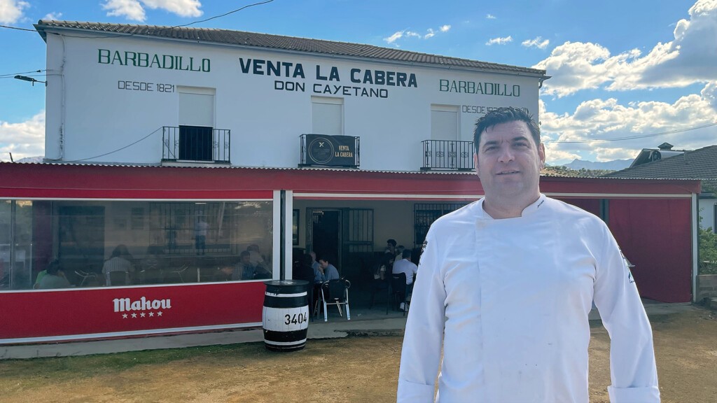Javi Mena, en la Venta La Cabera Don Cayetano, en honor de su hijo. Foto: Salva Moreno