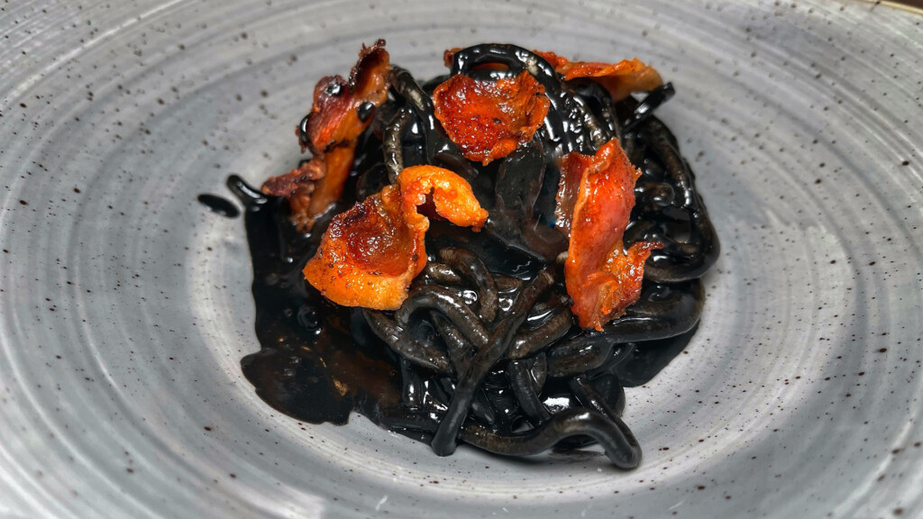 La carbonara nera. Foto: Salva Moreno