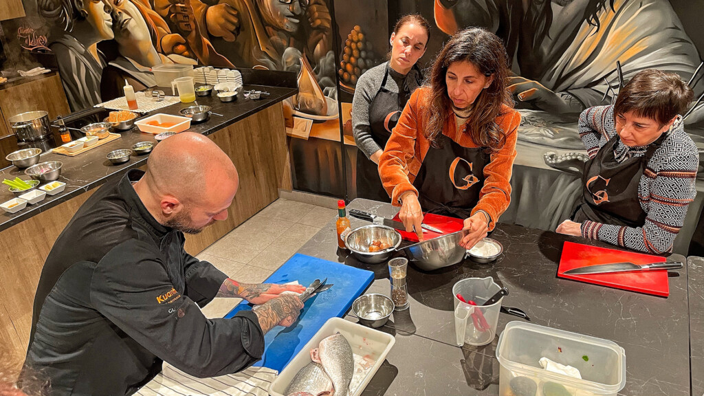 Un momento del taller de ceviches y tartar. Foto: Salva Moreno